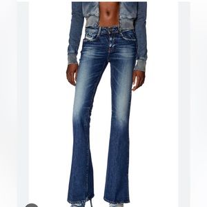 DIESEL Mid Rise Flare Bootcut Jean in Blue Size 26